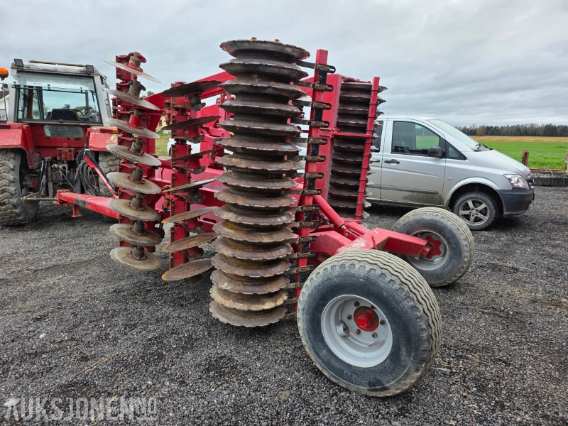 2010 HE-VA skålharv 4 m bredde - الآلات والماكينات الزراعية: صور 4 2010 HE-VA skålharv 4 m bredde - الآلات والماكينات الزراعية: صور 4