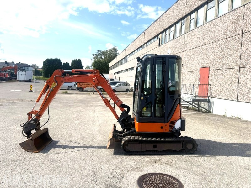 2010 Hitachi ZX22U-2 CLR minigraver med 3 skuffer - حفارة: صور 2 2010 Hitachi ZX22U-2 CLR minigraver med 3 skuffer - حفارة: صور 2