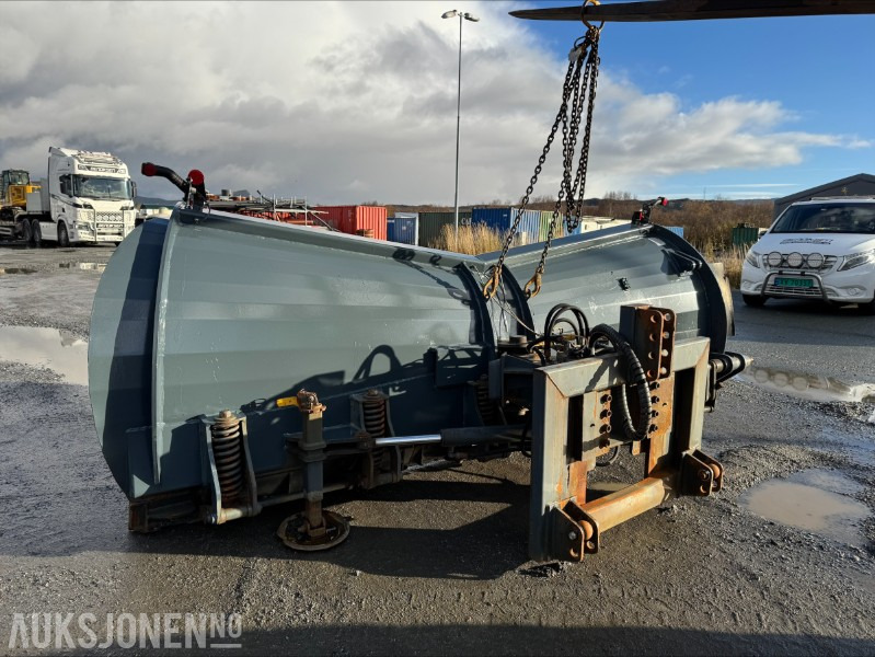 2010 Stark 3400 Snøplog for Traktor - 3,4 m - الآلات والماكينات الزراعية: صور 5 2010 Stark 3400 Snøplog for Traktor - 3,4 m - الآلات والماكينات الزراعية: صور 5