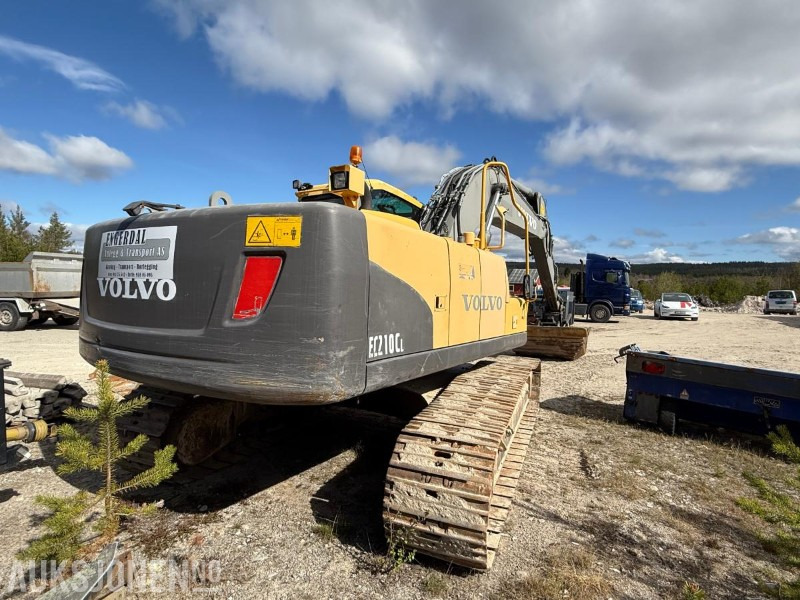 2010 Volvo EC210CL gravemaskin med tiltrotator og 2 skuffer. - حفارة: صور 5 2010 Volvo EC210CL gravemaskin med tiltrotator og 2 skuffer. - حفارة: صور 5