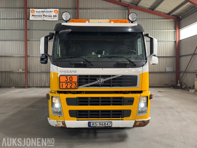 2010 Volvo FM 370 tankbil med 12000 liters tank - شاحنة صهريج: صور 3 2010 Volvo FM 370 tankbil med 12000 liters tank - شاحنة صهريج: صور 3