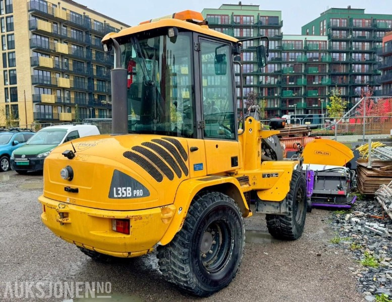 2010 Volvo L35B PRO HJULLASTER - 2711 TIMER, RYGGEKAMERA, DIFF.SPERRER, SKUFFE, HYDR. PALLEGAFLER, HURTIGKOBLING, TP-LINKAGE - اللودر بعجل: صور 4 2010 Volvo L35B PRO HJULLASTER - 2711 TIMER, RYGGEKAMERA, DIFF.SPERRER, SKUFFE, HYDR. PALLEGAFLER, HURTIGKOBLING, TP-LINKAGE - اللودر بعجل: صور 4