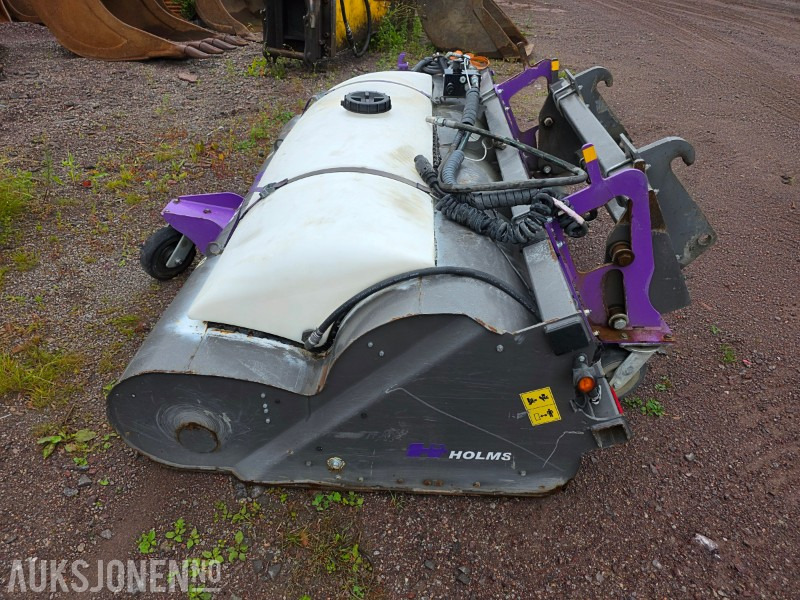 2011 Holms PL-2.15 feiekost med vanntank og klargjort for sidekost - معدات البناء: صور 5 2011 Holms PL-2.15 feiekost med vanntank og klargjort for sidekost - معدات البناء: صور 5
