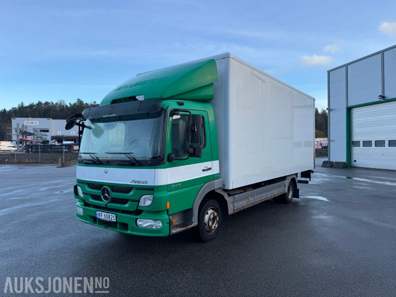 2011 Mercedes-Benz ATECO 818 L - Skapbil med løftelem - بصندوق مغلق شاحنة: صور 1 2011 Mercedes-Benz ATECO 818 L - Skapbil med løftelem - بصندوق مغلق شاحنة: صور 1