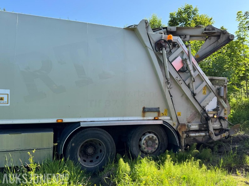 2011 Volvo FM6X2 komprimatorbil med kran / EU-godkjent - شاحنة القمامة: صور 3 2011 Volvo FM6X2 komprimatorbil med kran / EU-godkjent - شاحنة القمامة: صور 3