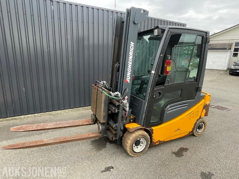 2012 Jungheinrich EFG 320 EL.Truck - Ravas vekt - 7 m. løftehøyde - 2 tonn løftekapasitet - 4812 timer. - معدات المناولة: صور 1 2012 Jungheinrich EFG 320 EL.Truck - Ravas vekt - 7 m. løftehøyde - 2 tonn løftekapasitet - 4812 timer. - معدات المناولة: صور 1
