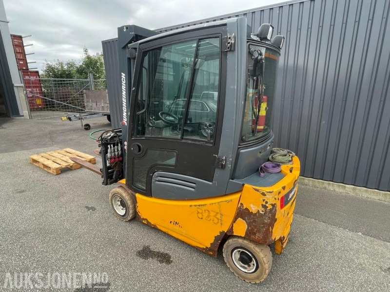 2012 Jungheinrich EFG 320 EL.Truck - Ravas vekt - 7 m. løftehøyde - 2 tonn løftekapasitet - 4812 timer. - معدات المناولة: صور 3 2012 Jungheinrich EFG 320 EL.Truck - Ravas vekt - 7 m. løftehøyde - 2 tonn løftekapasitet - 4812 timer. - معدات المناولة: صور 3