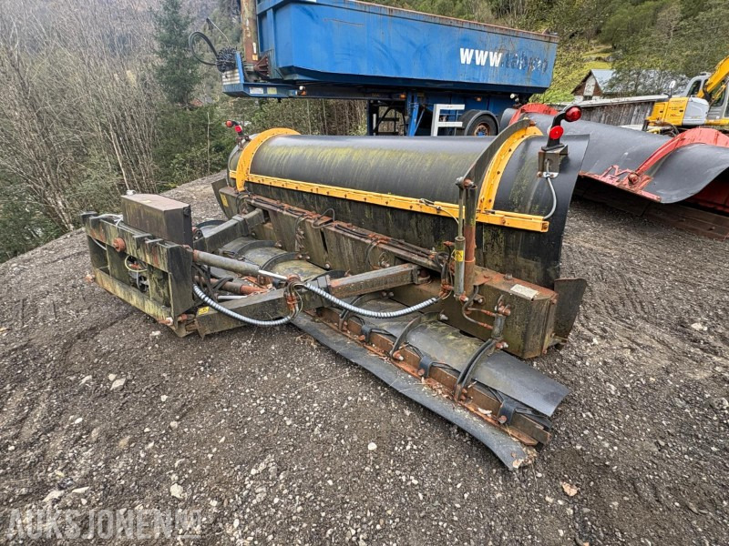 2012 Mahler M-Flexiway DT34FW snøplog med hydraulikksentral og slaps - شاحنة: صور 3 2012 Mahler M-Flexiway DT34FW snøplog med hydraulikksentral og slaps - شاحنة: صور 3