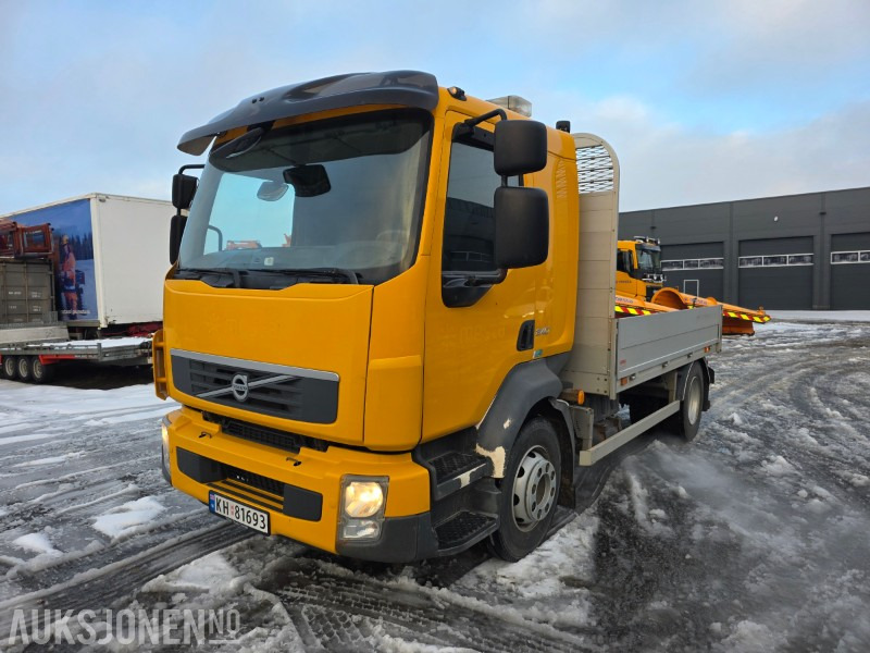 2012 Volvo FL 612 lastebil med plan - شاحنات مسطحة: صور 1 2012 Volvo FL 612 lastebil med plan - شاحنات مسطحة: صور 1