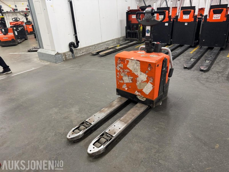 2013 BT Snile - Elektrisk palletruck BT LPE200/8 – 2013 - modell - معدات المناولة: صور 2 2013 BT Snile - Elektrisk palletruck BT LPE200/8 – 2013 - modell - معدات المناولة: صور 2