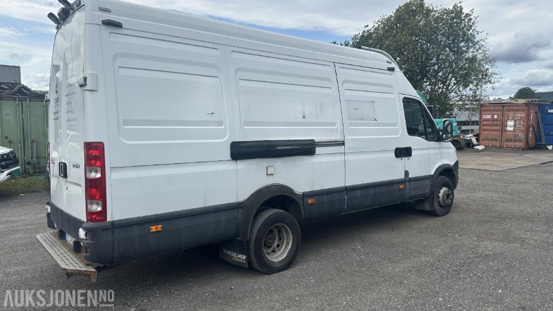 2013 IVECO DAILY 70C17 EEV 3,0 170 HK | DIESELVARMER | ARBEIDSLYS | HENGERFESTE 3500 KG - فان: صور 5 2013 IVECO DAILY 70C17 EEV 3,0 170 HK | DIESELVARMER | ARBEIDSLYS | HENGERFESTE 3500 KG - فان: صور 5