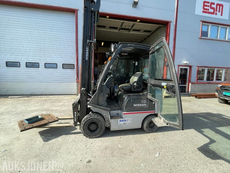 2013 Nissan Gaffeltruck Y1D1A18Q - 5M løftehøyde Høy - mva fritt - رافعة شوكية: صور 5 2013 Nissan Gaffeltruck Y1D1A18Q - 5M løftehøyde Høy - mva fritt - رافعة شوكية: صور 5