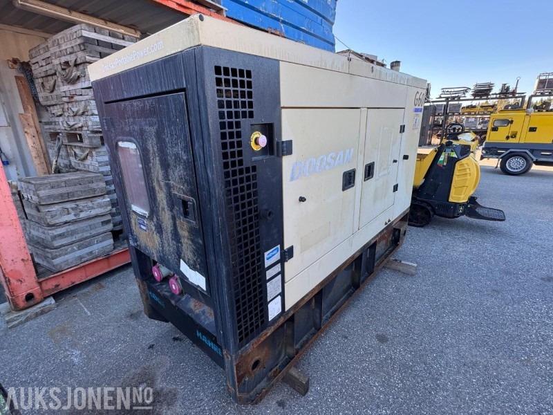 2014 Doosan G60 generator - معدات البناء: صور 5 2014 Doosan G60 generator - معدات البناء: صور 5