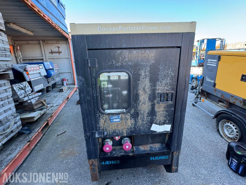 2014 Doosan G60 generator - معدات البناء: صور 4 2014 Doosan G60 generator - معدات البناء: صور 4