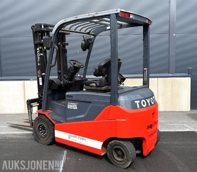 2014 Toyota 8FBMKT25 – 2,5T elektrisk gaffeltruck - معدات المناولة: صور 3 2014 Toyota 8FBMKT25 – 2,5T elektrisk gaffeltruck - معدات المناولة: صور 3
