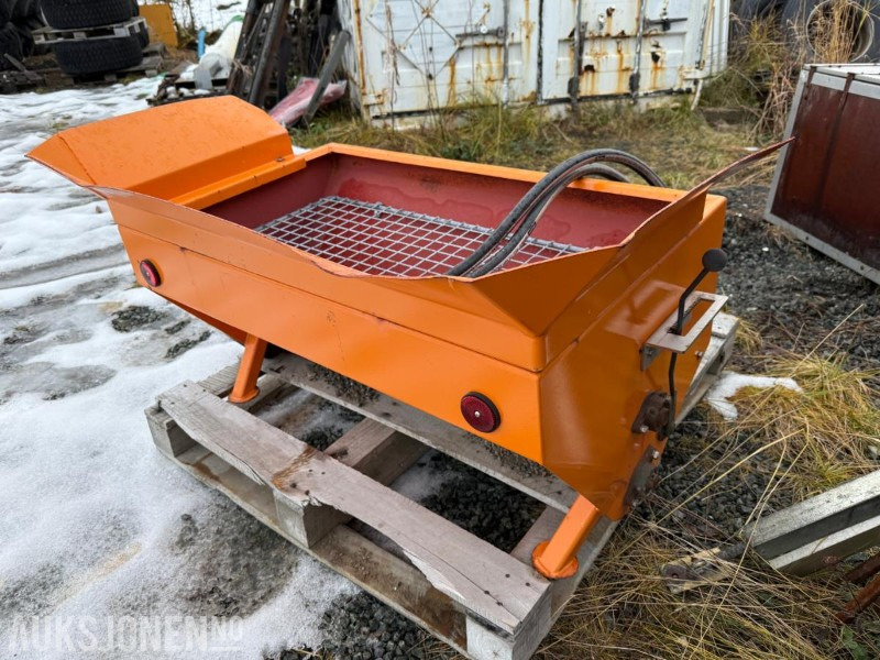 2015 Boschung Minispreder BUR-U140-100 - ملحقات - آلات البناء: صور 4 2015 Boschung Minispreder BUR-U140-100 - ملحقات - آلات البناء: صور 4