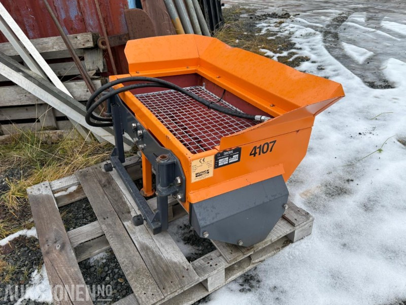 2015 Boschung Minispreder BUR-U140-100 - ملحقات - آلات البناء: صور 1 2015 Boschung Minispreder BUR-U140-100 - ملحقات - آلات البناء: صور 1