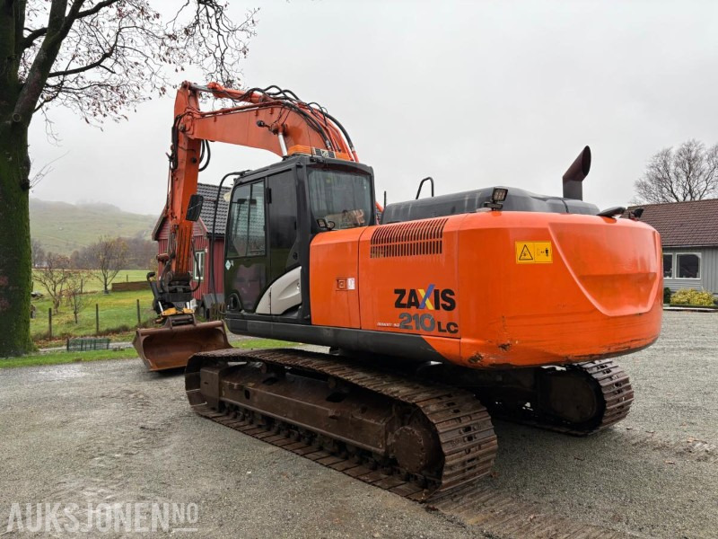 2016 Hitachi ZX210LC-5B med Engcon tiltrotator, planeringsskuffe og Gjerstad graveskuff - حفارة: صور 5 2016 Hitachi ZX210LC-5B med Engcon tiltrotator, planeringsskuffe og Gjerstad graveskuff - حفارة: صور 5