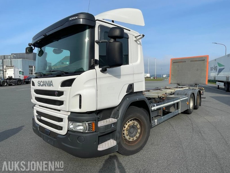 2016 Scania P370 LB6x2 lastebil med lift/løftebord - 3-akslet - Kamera - 208601 km. - شاحنات الحاويات/ جسم علوي قابل للتغيير شاحنة: صور 1 2016 Scania P370 LB6x2 lastebil med lift/løftebord - 3-akslet - Kamera - 208601 km. - شاحنات الحاويات/ جسم علوي قابل للتغيير شاحنة: صور 1