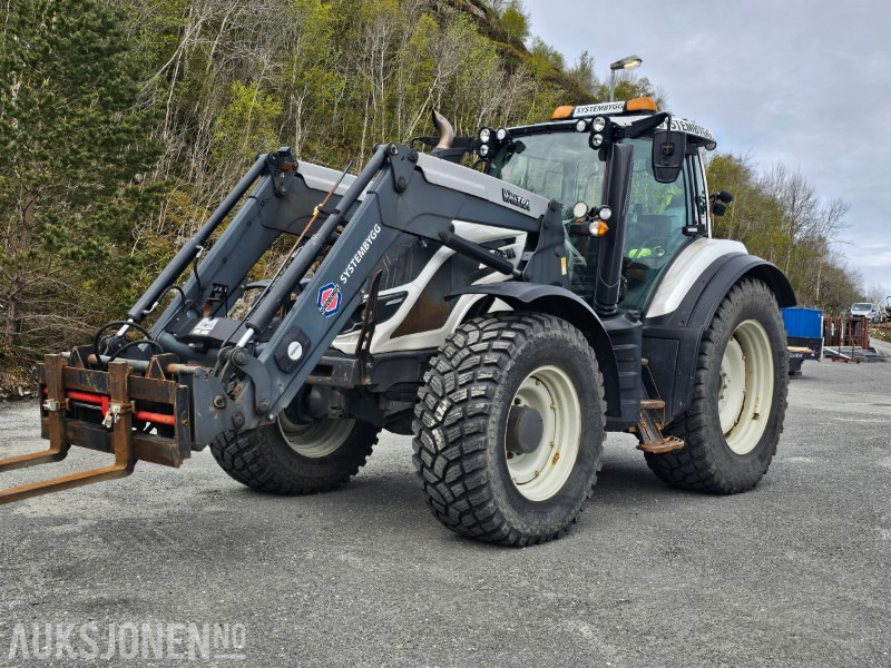 2016 Valtra T144D - Direct - Laster - Luft - 50 km/t - 3 -Medfølger skuffe - جرار: صور 2 2016 Valtra T144D - Direct - Laster - Luft - 50 km/t - 3 -Medfølger skuffe - جرار: صور 2