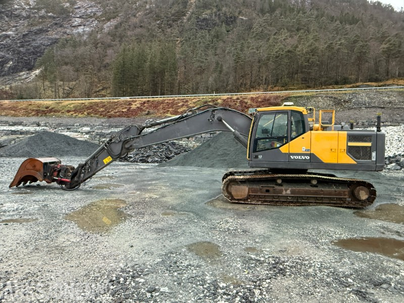 2016 Volvo EC220EL gravemaskin - sentralsmøring - Gjerstad hurtigfeste - Rototilt tiltrotator - Leica GPS - حفارة: صور 4 2016 Volvo EC220EL gravemaskin - sentralsmøring - Gjerstad hurtigfeste - Rototilt tiltrotator - Leica GPS - حفارة: صور 4