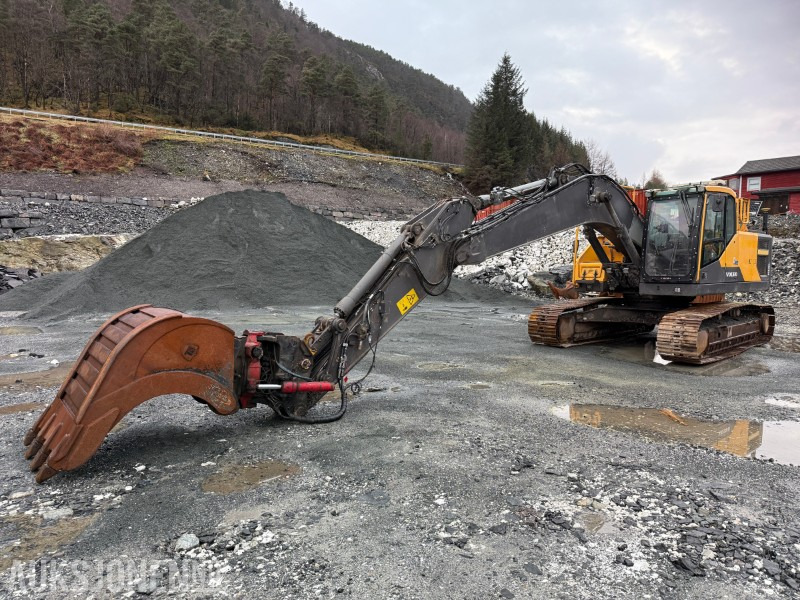 2016 Volvo EC220EL gravemaskin - sentralsmøring - Gjerstad hurtigfeste - Rototilt tiltrotator - Leica GPS - حفارة: صور 5 2016 Volvo EC220EL gravemaskin - sentralsmøring - Gjerstad hurtigfeste - Rototilt tiltrotator - Leica GPS - حفارة: صور 5