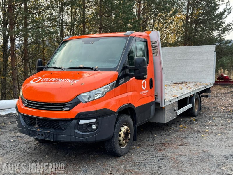 2017 Iveco Daily planbil med bakløfter / rep objekt - شاحنات مسطحة: صور 1 2017 Iveco Daily planbil med bakløfter / rep objekt - شاحنات مسطحة: صور 1