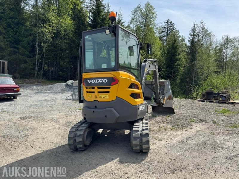 2017 Volvo ECR25D m/Engcon tiltrotator, SE-klype, 3 skuffer, vibroplate, 891 timer, Minigraver - حفارة مصغرة: صور 5 2017 Volvo ECR25D m/Engcon tiltrotator, SE-klype, 3 skuffer, vibroplate, 891 timer, Minigraver - حفارة مصغرة: صور 5