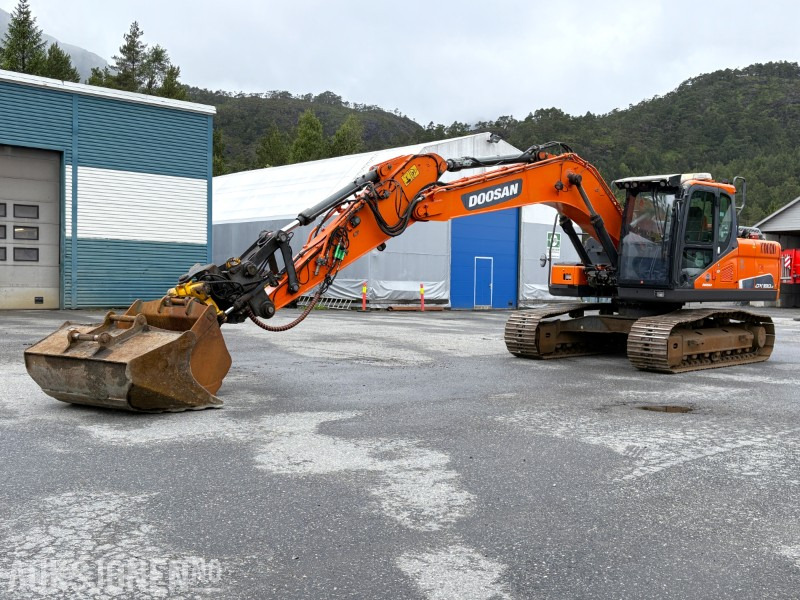 حفارة 2018 Doosan DX180LC-5 - 6 381 timer - tiltrotator - 2 skuffer - sertifisert: صور 1