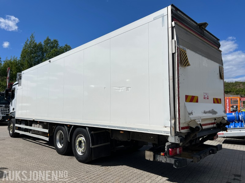 2018 Mercedes-Benz Antos 2545 skapbil med kjøleaggregat, baklem, lav km, DAB, Automat - بصندوق مغلق شاحنة: صور 3 2018 Mercedes-Benz Antos 2545 skapbil med kjøleaggregat, baklem, lav km, DAB, Automat - بصندوق مغلق شاحنة: صور 3