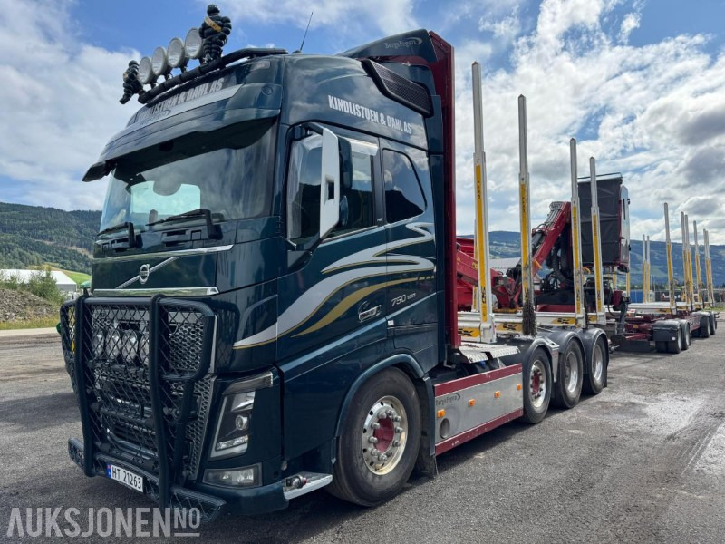 2018 Volvo FH16 8X4 komplett tømmerbil med kran og henger. - شاحنة قطع الأشجار, شاحنة كرين: صور 1 2018 Volvo FH16 8X4 komplett tømmerbil med kran og henger. - شاحنة قطع الأشجار, شاحنة كرين: صور 1