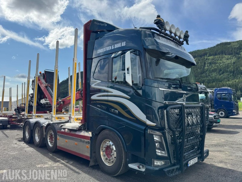 2018 Volvo FH16 8X4 komplett tømmerbil med kran og henger. - شاحنة قطع الأشجار, شاحنة كرين: صور 4 2018 Volvo FH16 8X4 komplett tømmerbil med kran og henger. - شاحنة قطع الأشجار, شاحنة كرين: صور 4