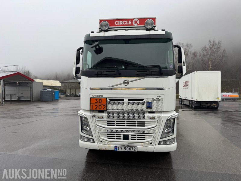 2018 Volvo FH500 - Tankbil - HMK Bilcon tankpåbygg, 18 m³, 4 kammer - Helluft - شاحنة صهريج: صور 2 2018 Volvo FH500 - Tankbil - HMK Bilcon tankpåbygg, 18 m³, 4 kammer - Helluft - شاحنة صهريج: صور 2