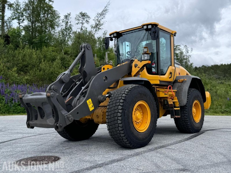 2018 Volvo L90H Hjullaster - Sentralsmøring - Hydraulisk redskapslås - Tilleggshydraulikk - Sertifisert - Med grusskuffe - اللودر بعجل: صور 1 2018 Volvo L90H Hjullaster - Sentralsmøring - Hydraulisk redskapslås - Tilleggshydraulikk - Sertifisert - Med grusskuffe - اللودر بعجل: صور 1