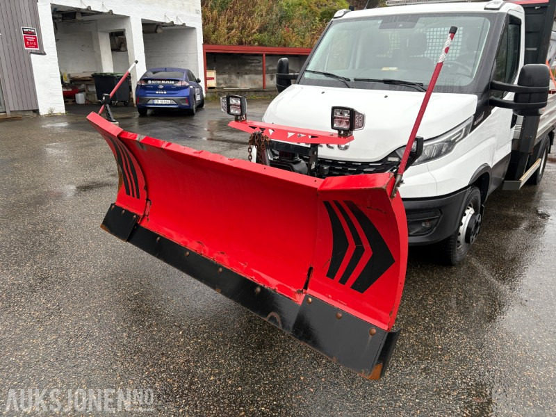 2019 Iveco Daily planbil m/ Hilltip IceStriker og Western Wide-Out brøyteplog - شاحنات مسطحة: صور 5 2019 Iveco Daily planbil m/ Hilltip IceStriker og Western Wide-Out brøyteplog - شاحنات مسطحة: صور 5