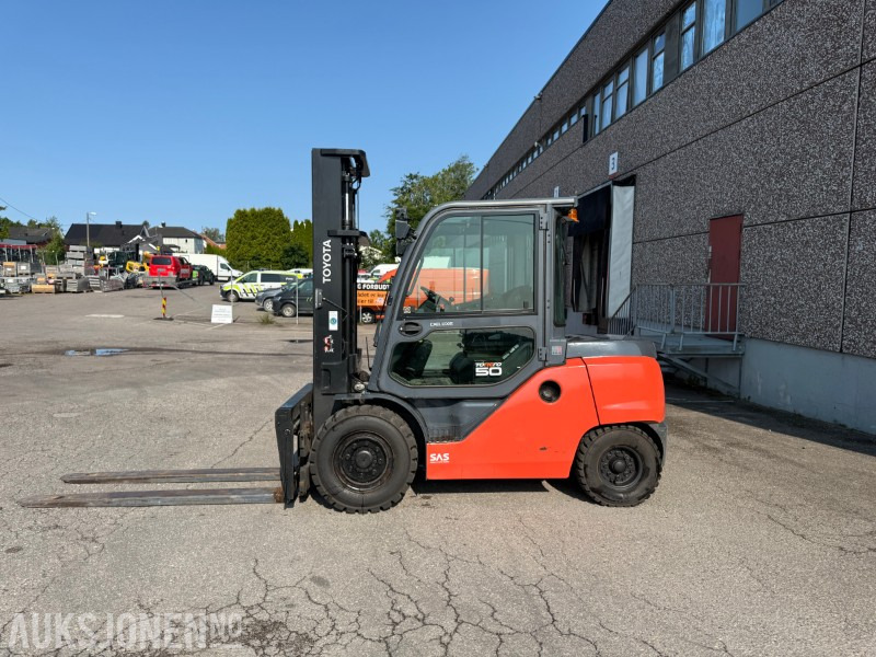 2019 Toyota 40-8FD45N Dieselmotvektstruck - KUN 1120 timer - معدات المناولة: صور 1 2019 Toyota 40-8FD45N Dieselmotvektstruck - KUN 1120 timer - معدات المناولة: صور 1