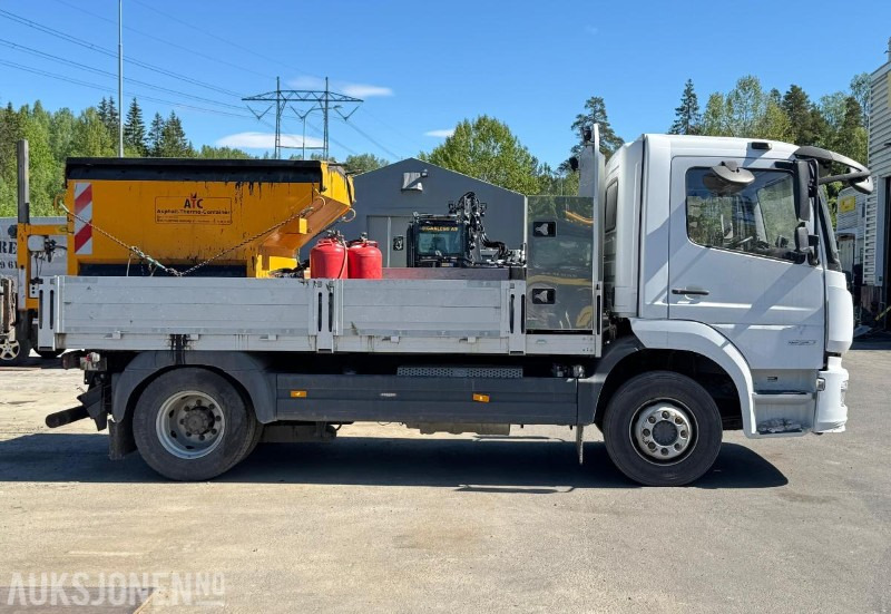 2021 Mercedes-Benz Atego 1530 lappebil/asfaltcontainer/hengsrød plan/adaptiv cruisecontrol/kamera - شاحنات مسطحة: صور 4 2021 Mercedes-Benz Atego 1530 lappebil/asfaltcontainer/hengsrød plan/adaptiv cruisecontrol/kamera - شاحنات مسطحة: صور 4