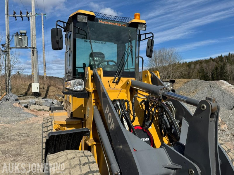 اللودر بعجل 2023 Powertrack L45 hjullaster / 132 timer: صور 20