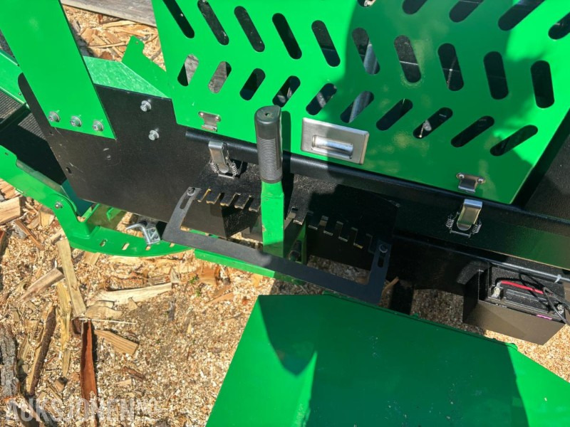 2024 Arborizer Dw380 Vedmaskin - الآلات والماكينات الزراعية: صور 4 2024 Arborizer Dw380 Vedmaskin - الآلات والماكينات الزراعية: صور 4