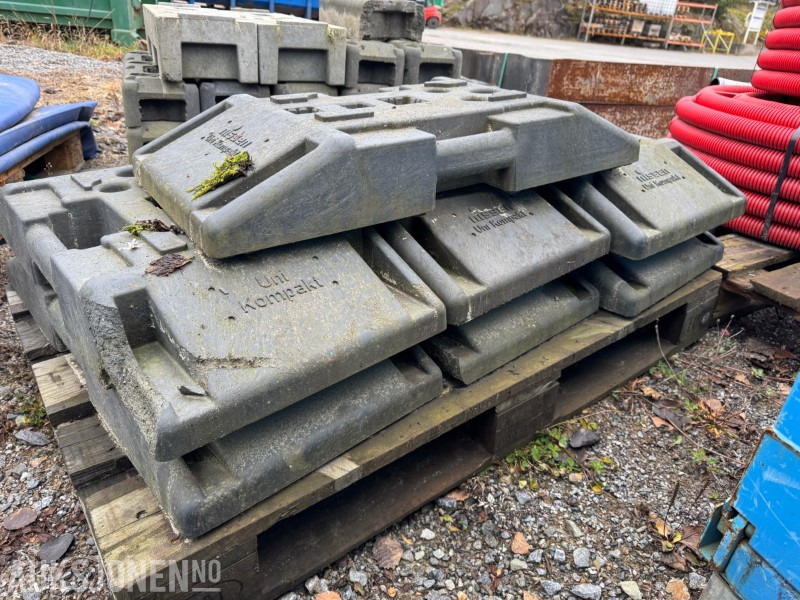 23 stk Gjerde og skiltfundament - معدات البناء: صور 3 23 stk Gjerde og skiltfundament - معدات البناء: صور 3