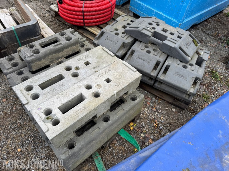 23 stk Gjerde og skiltfundament - معدات البناء: صور 2 23 stk Gjerde og skiltfundament - معدات البناء: صور 2