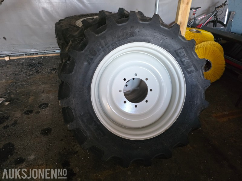 Agrimax traktordekk nye/ubrukt på felg - الآلات والماكينات الزراعية: صور 3 Agrimax traktordekk nye/ubrukt på felg - الآلات والماكينات الزراعية: صور 3