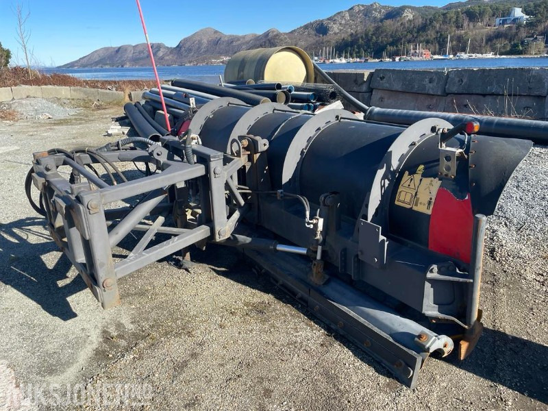 Arctic Machine 3700 Plog m/ Parallellogram. Slapseskjær. - شاحنة: صور 1 Arctic Machine 3700 Plog m/ Parallellogram. Slapseskjær. - شاحنة: صور 1