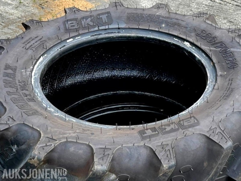 BKT AGRIMAX RT 765 TRAKTORDEKK 320/70 R 20 + 420/70 R 28 - جرار: صور 5 BKT AGRIMAX RT 765 TRAKTORDEKK 320/70 R 20 + 420/70 R 28 - جرار: صور 5