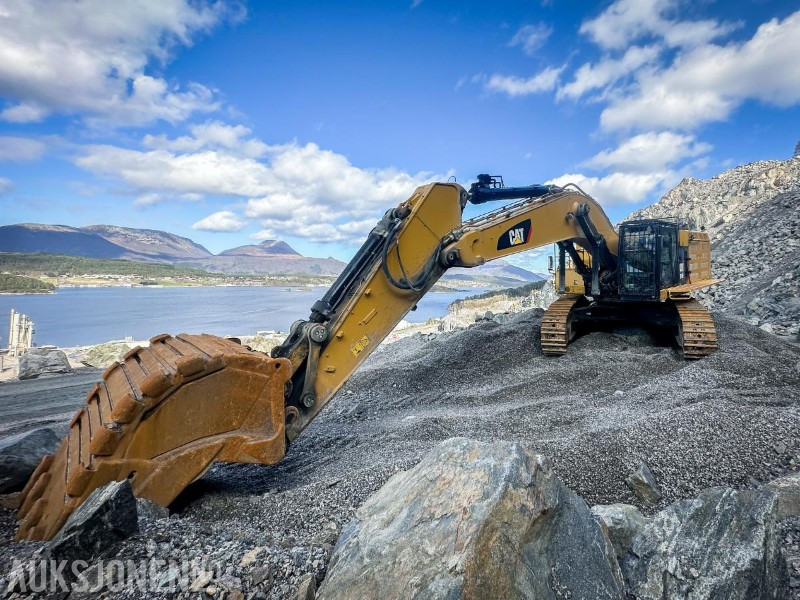Cat 374F Beltegraver - Sentralsmøring - Kamera - Graveskuff - حفارة: صور 1 Cat 374F Beltegraver - Sentralsmøring - Kamera - Graveskuff - حفارة: صور 1