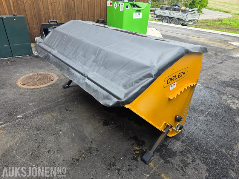 Dalen 2034-U sandstrøer - Hydraulisk - 2 meter strøbredde - 1300 liter - معدات البناء: صور 1 Dalen 2034-U sandstrøer - Hydraulisk - 2 meter strøbredde - 1300 liter - معدات البناء: صور 1