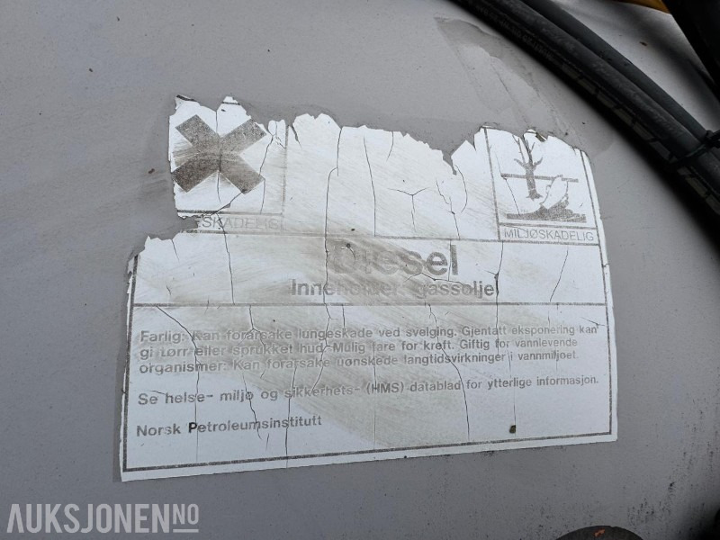 معدات البناء Dieseltank 2600 liter med pumpe: صور 17