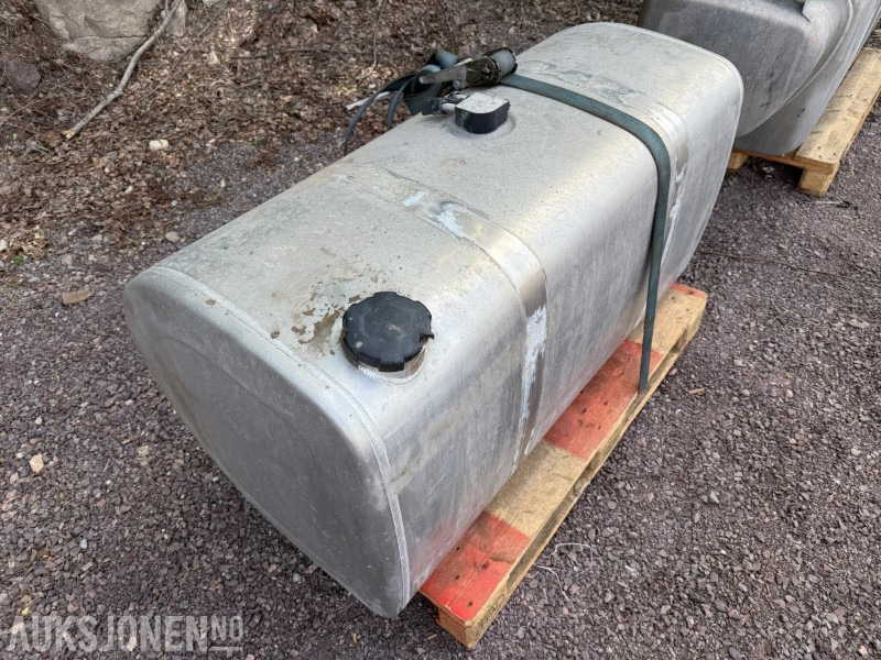 Dieseltank fra Volvo 750 - شاحنة: صور 2 Dieseltank fra Volvo 750 - شاحنة: صور 2