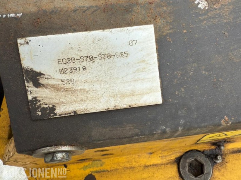 Engcon EC20 Tiltrotator med S70 feste - ملحقات - آلات البناء: صور 5 Engcon EC20 Tiltrotator med S70 feste - ملحقات - آلات البناء: صور 5
