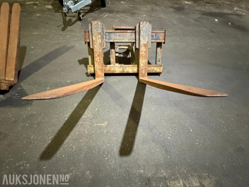 Engcon pallegafler med S60 feste - ملحقات - آلات البناء: صور 2 Engcon pallegafler med S60 feste - ملحقات - آلات البناء: صور 2